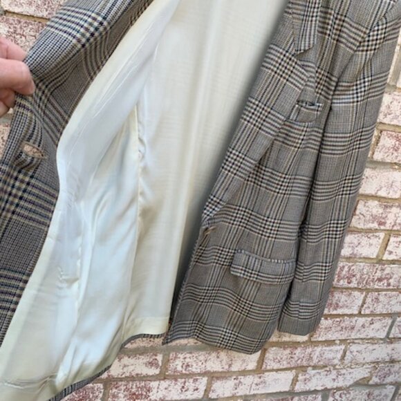 Jos A. Bank plaid blazer size 8 - Picture 7 of 10